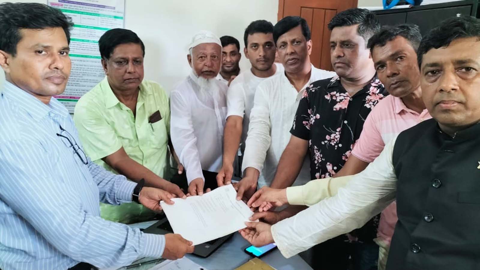 জাজিরায় ইউনিয়ন পরিষদের মনোনয়ন শান্তিপুর্নভাবে দাখিল