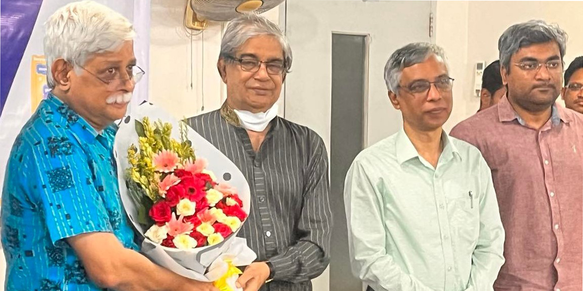 যৌক্তিক চিন্তাভাবনার জন্য শিশু-কিশোরদের প্রোগ্রামিং শিখতে হবে: মোস্তাফা জব্বার