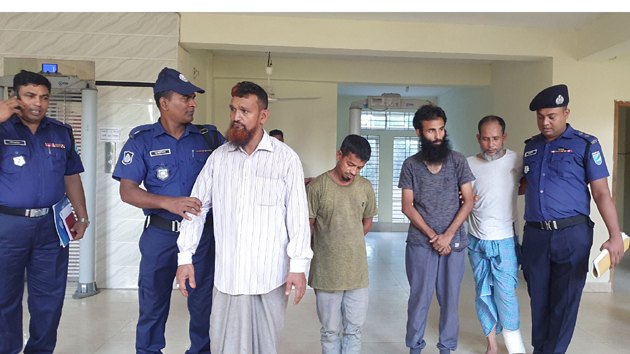 শরীয়তপুরে আন্ত:জেলা চোর চক্রের বাক ও শ্রবণ প্রতিবন্ধী চার সদস্যকে গ্রেফতার