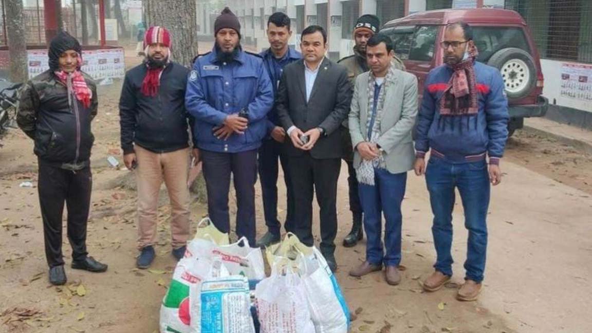জাটকা ইলিশ সহ ৫ জন আটক, জাটকা জব্দ