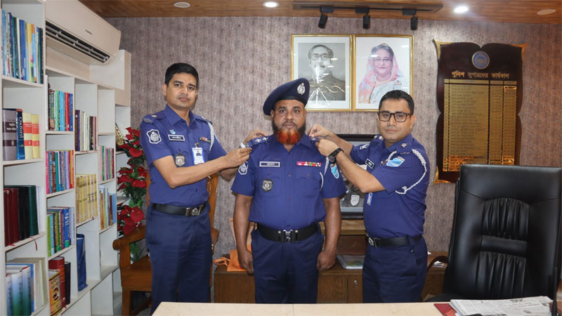 শরীয়তপুরে কর্মরত এএসআই রোমন পদোন্নতি পেলেন