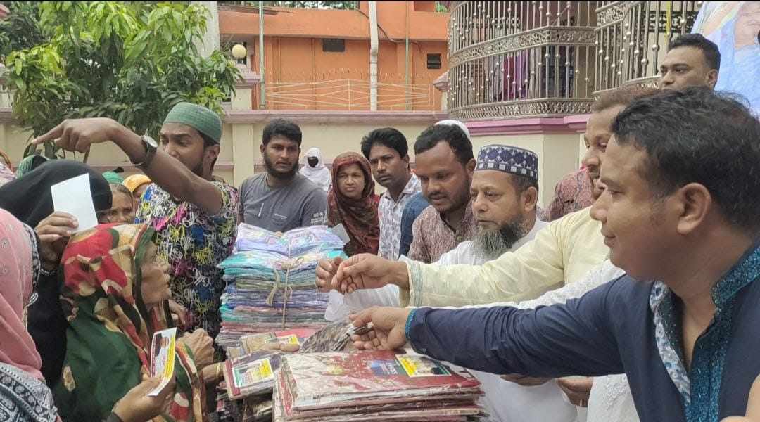 নড়িয়ায় প্রবাসী আ.লীগ নেতা ফিরোজ বেপারীর ২ হাজার পরিবারের মাঝে ঈদ উপহার বিতরণ