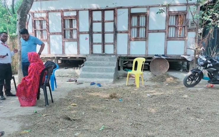 জাজিরায় বিয়ের দাবিতে প্রেমিকার অনশন, পলাতক প্রেমিক