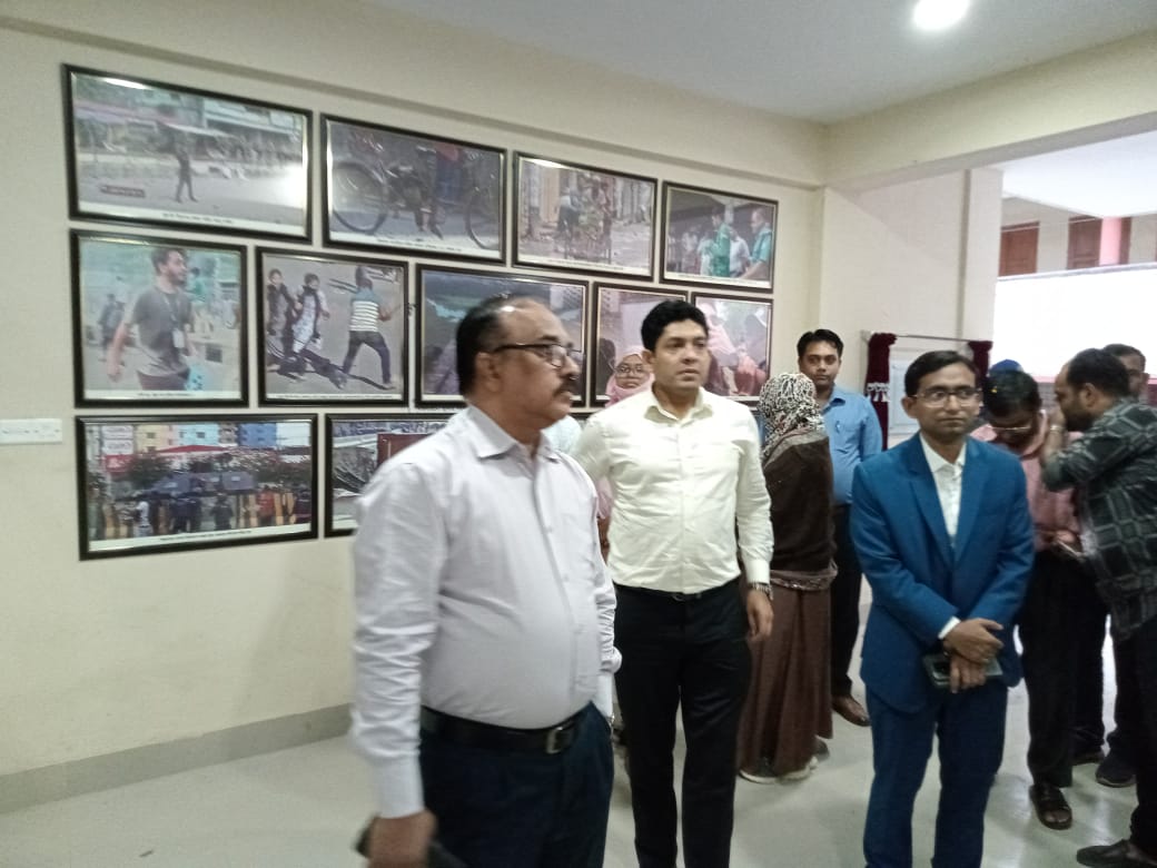 ভেদরগঞ্জে জুলাই গণঅভ্যুত্থান কর্ণার উদ্বোধন করেন ঢাকা বিভাগীয় কমিশনার