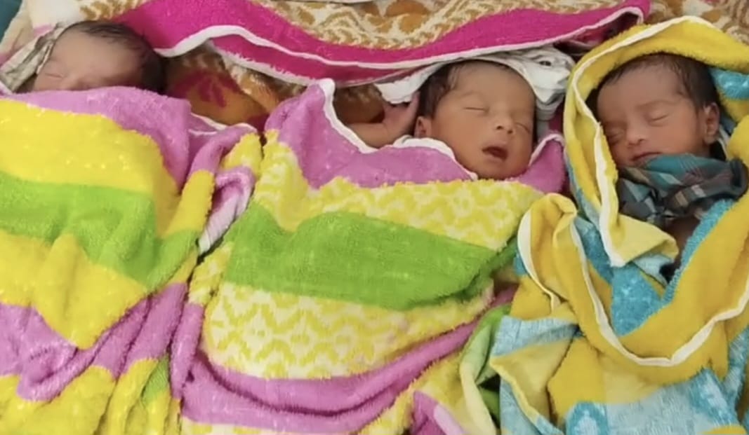 শরীয়তপুরের একসাথে তিন সন্তানের জন্ম দিলেন জেসি