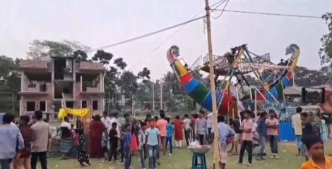 এসএসসি পরীক্ষা চলাকালীন গোসাইরহাট বিদ্যালয় চত্বরে বৈশাখী মেলার আয়োজন