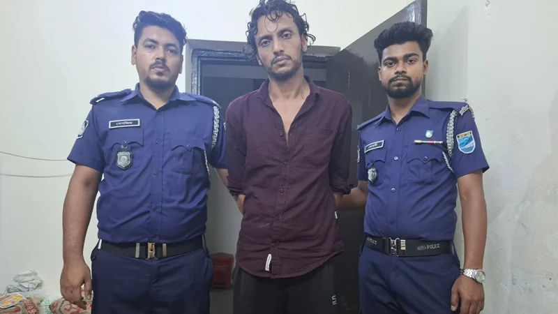 মুন্সীগঞ্জে ছিনতাই চেষ্টায় যুবদল নেতা বোমাসহ গ্রেপ্তার
