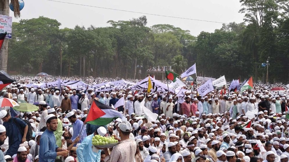 হেফাজতের ১২ দফা দাবি: নারী সংস্কার কমিশন বাতিল ও আ.লীগ নিষিদ্ধের আহ্বান