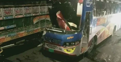 পদ্মা সেতুতে ত্রিমুখী সংঘর্ষ: ২ জন নিহত, ১০ আহত