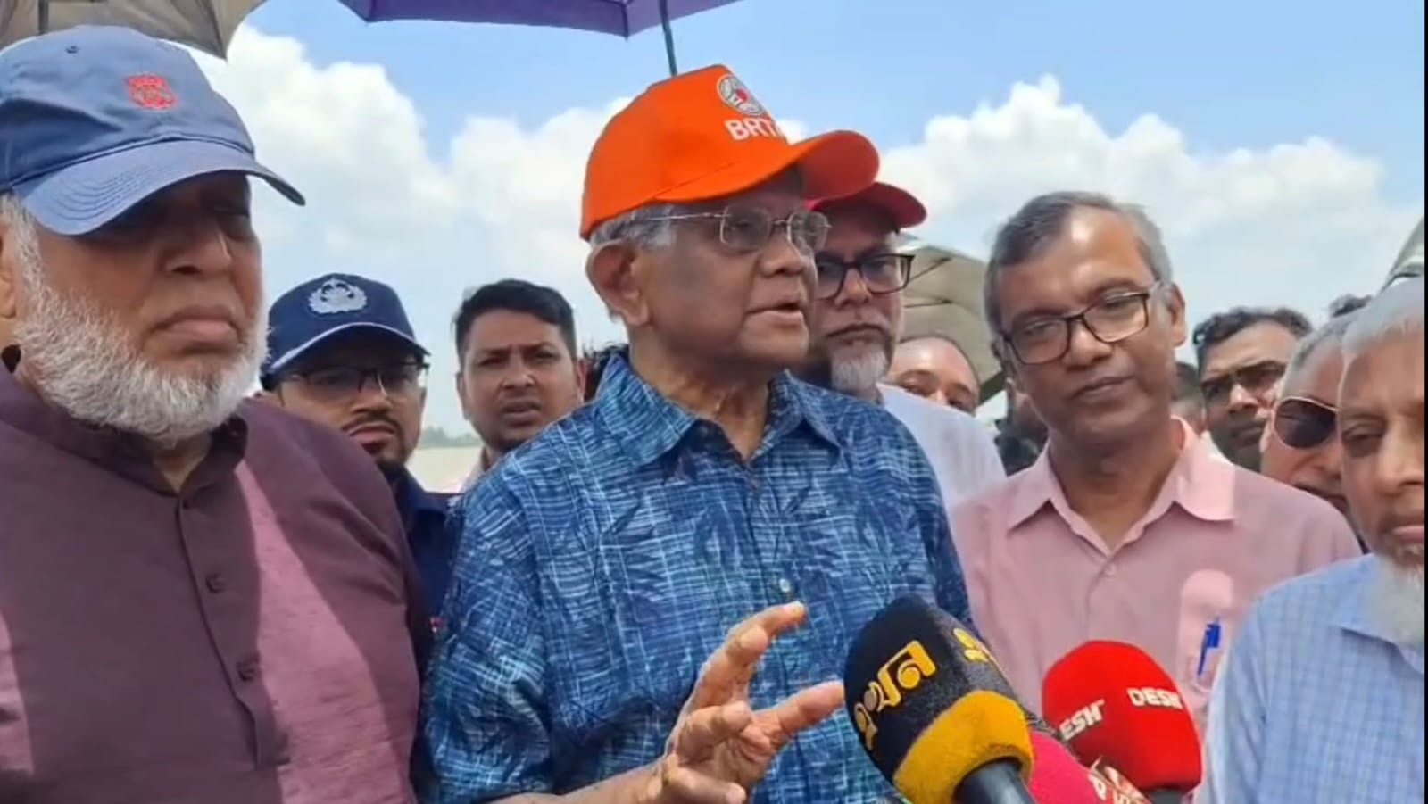 সরকারের দুজন উপদেষ্টা শরীয়তপুরে পদ্মার ভাঙ্গন কবলিত এলাকা পরিদর্শনে