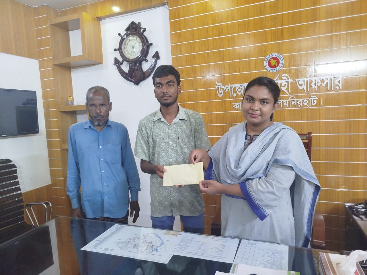 মেধাবী আলালের রাবি ভর্তির পাশে কালীগঞ্জের ইউএনও