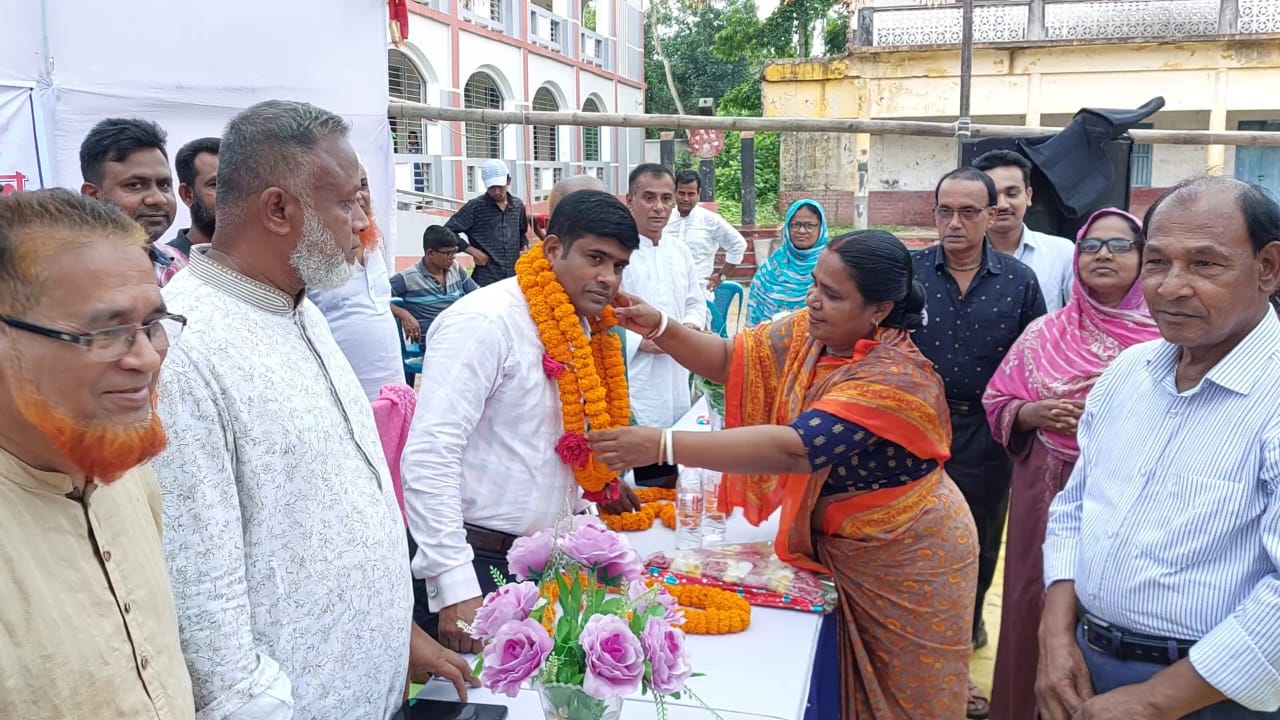 শরীয়তপুর রুদ্রকর নীলমনি উচ্চ বিদ্যালয়ের নবগঠিত এডহক কমিটির পরিচিতি সভা