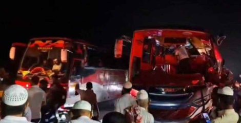 ঢাকা-মাওয়া এক্সপ্রেসওয়েতে বাস-ট্রাক সংঘর্ষে ৪ জন নিহত, আহত অন্তত ১৫