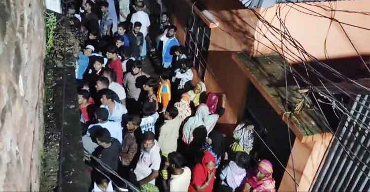 স্ত্রীকে হত্যা করে বোরকার ছদ্মবেশে স্বামীর পালানো, এলাকাজুড়ে চাঞ্চল্য
