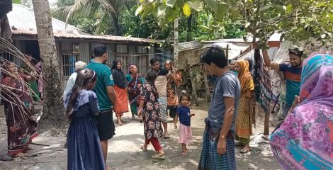 গোসাইরহাটে তুচ্ছ ঘটনায় প্রতিপক্ষের হামলায় আহত ২, বসতঘর ভাংচুর