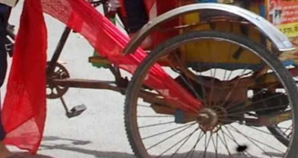 নারায়ণগঞ্জে ওড়না পেঁচিয়ে রিকশায় গৃহবধূর মর্মান্তিক মৃত্যু