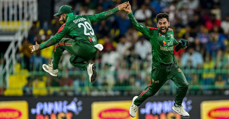 দ্বিতীয় ওয়ানডেতে শ্বাসরুদ্ধকর জয়; সিরিজে সমতা ফেরাল বাংলাদেশ