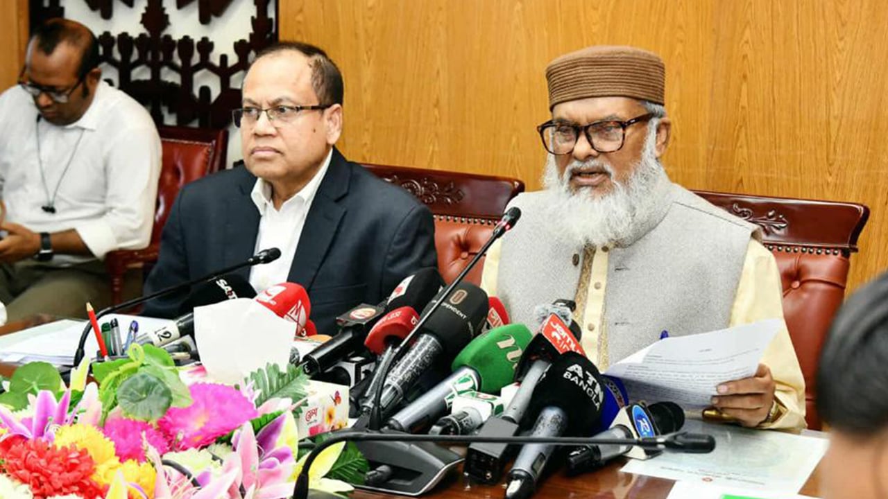 বেঁচে যাওয়া প্রায় ৮ কোটি টাকা ফেরত পাচ্ছেন ৪,৯৭৮ হাজী: ধর্ম উপদেষ্টা