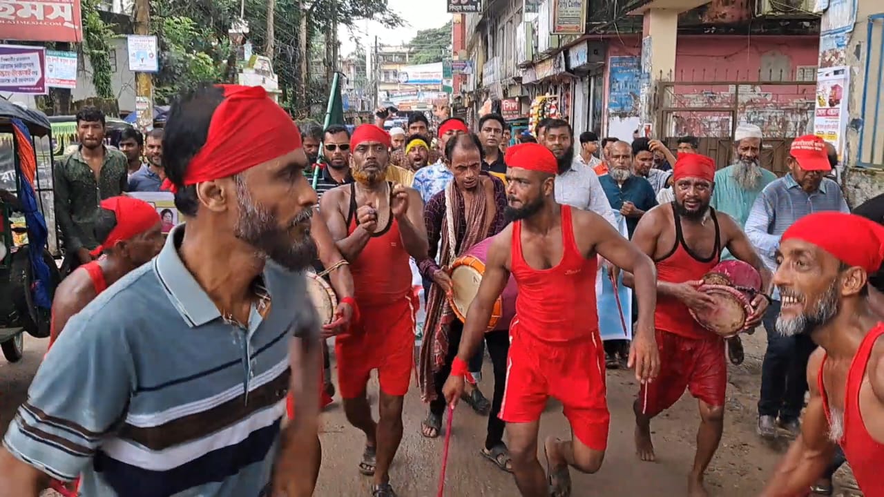 ২৪-এর গণঅভ্যুত্থানের ১ বছর পূর্তিতে ভোলায় বিএনপির বিজয় মিছিলে মানুষের ঢল