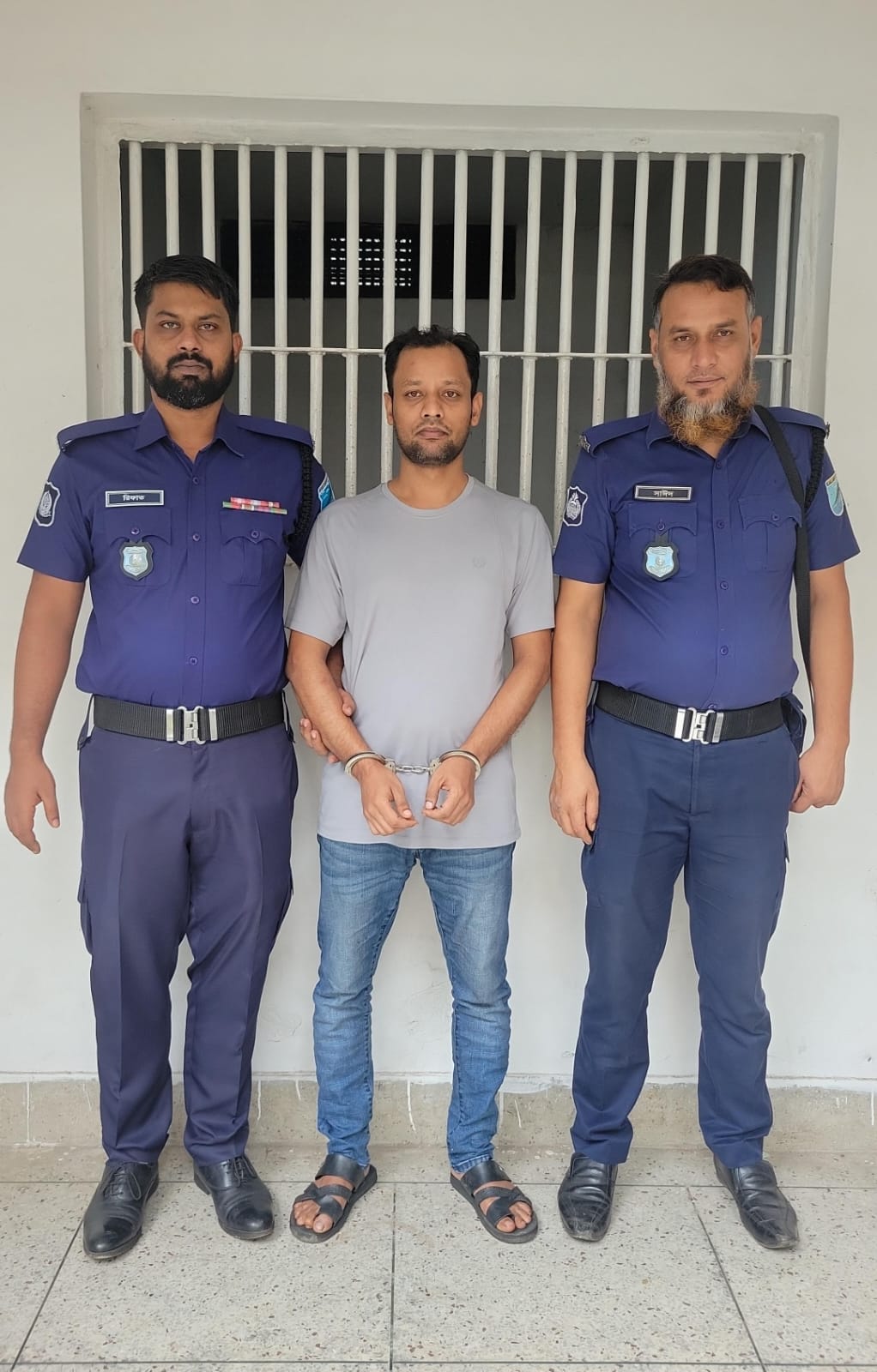 জাবি ছাত্রলীগের সাবেক সভাপতি জনি সাভার থানায় হত্যা মামলা গ্ৰেফতার