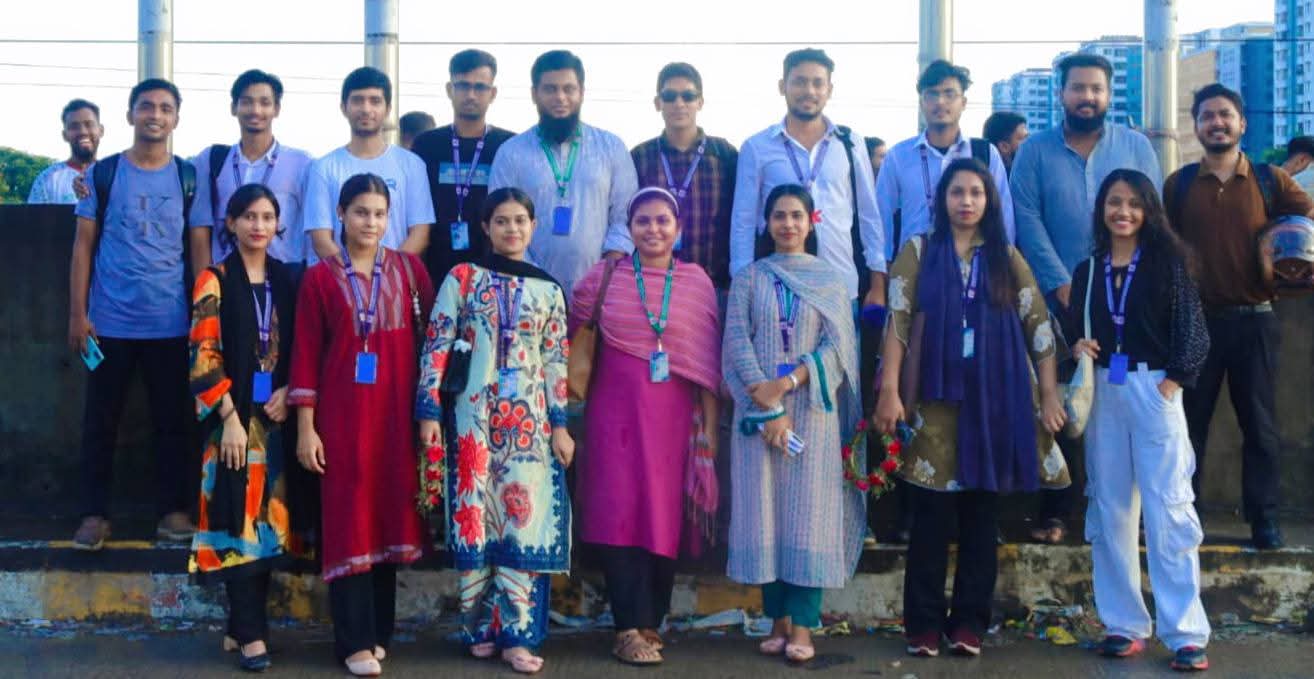 অতীশ দীপঙ্কর বিশ্ববিদ্যালয়ের সাংবাদিকতা শিক্ষার্থীদের সরেজমিনে রিপোর্টিং!