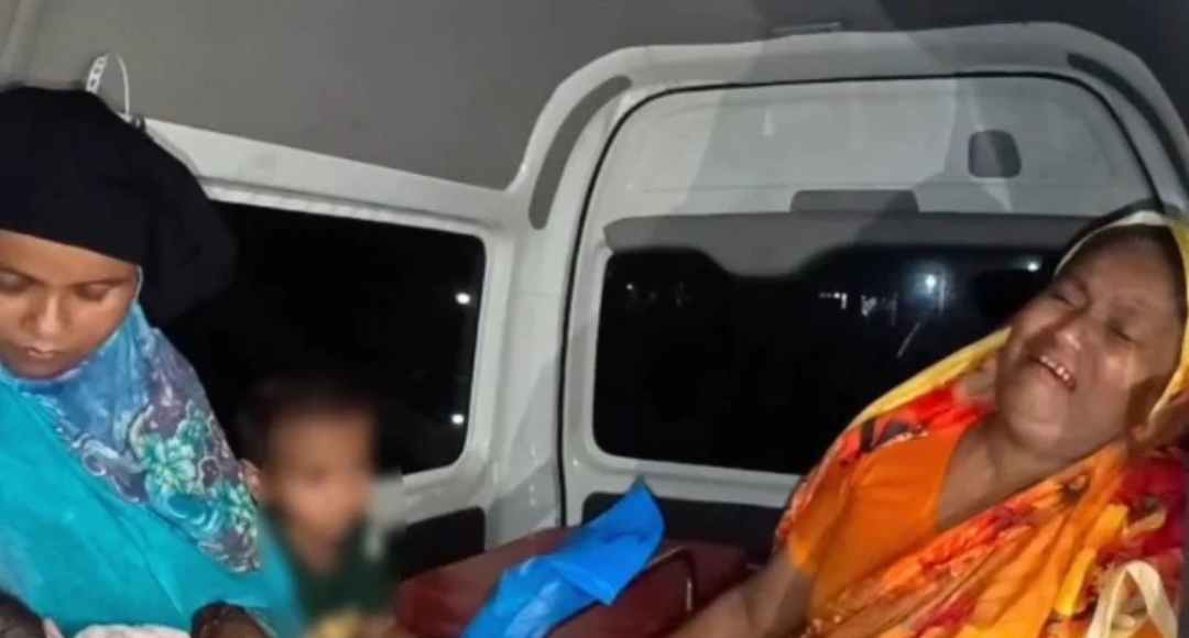 শরীয়তপুরে অ্যাম্বুলেন্স সিন্ডিকেটের অবরোধে নবজাতকের মৃত্যু, অভিযুক্তদের শাস্তির দাবি
