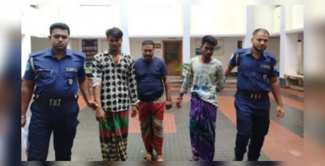 আন্তজেলা ডাকাতদলের তিন সদস্য গ্রেপ্তার, উদ্ধার হলো ছিনতাইয়ের ট্রাক