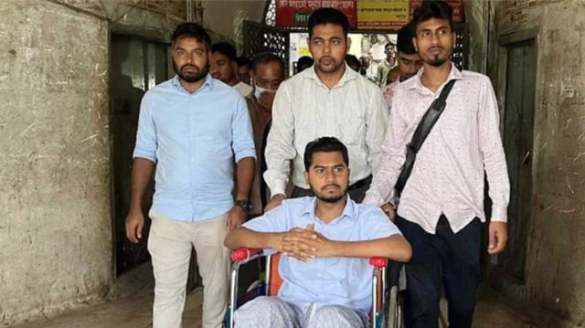 চিকিৎসার জন্য সিঙ্গাপুর যাচ্ছেন গণঅধিকার পরিষদের সভাপতি নুরুল হক নুর