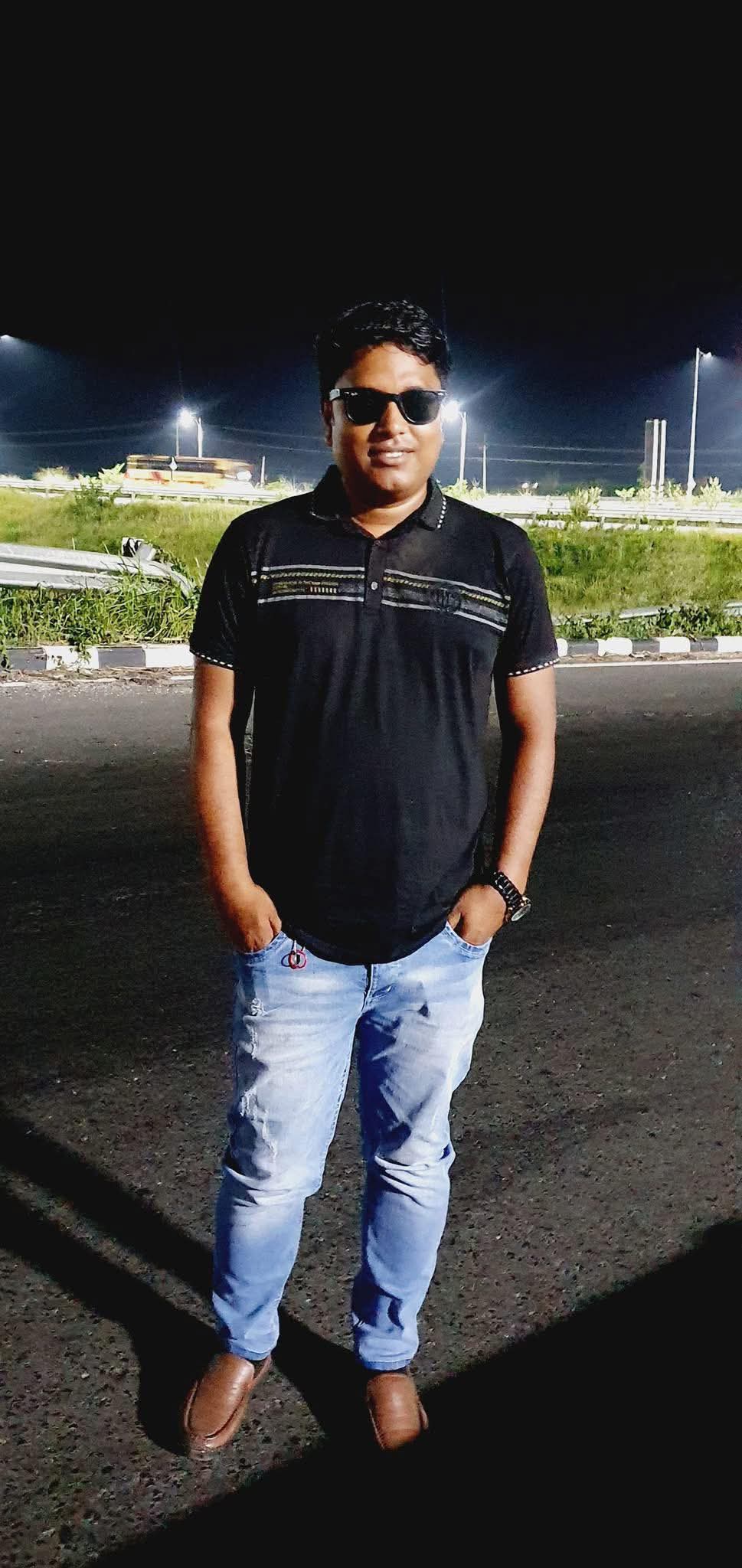 শরীয়তপুরে স্বেচ্ছাসেবক লীগ নেতা মারধরের পর পুলিশের হাতে দিল বিএনপি কর্মীরা