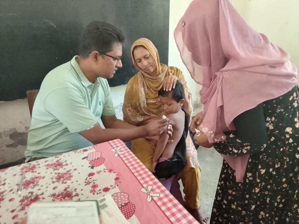বরগুনার গৌরীচন্না সরকারি প্রাথমিক  বিদ্যালয়ে টাইফয়েড ভ্যাকসিন কার্যক্রমের উদ্বোধন