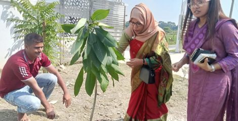 গোসাইরহাটে সরকারি প্রতিষ্ঠান পরিদর্শন করলেন জেলা প্রশাসক তাহসিনা বেগম