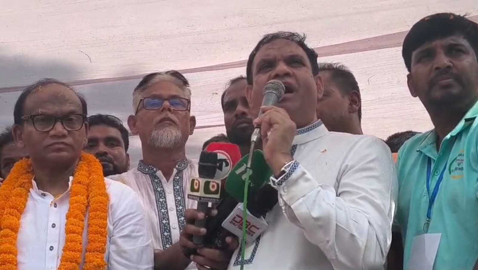 শরীয়তপুরে নুরুদ্দিন অপুর নেতৃত্বে ব্যাপক গণসংযোগ ও পথসভা
