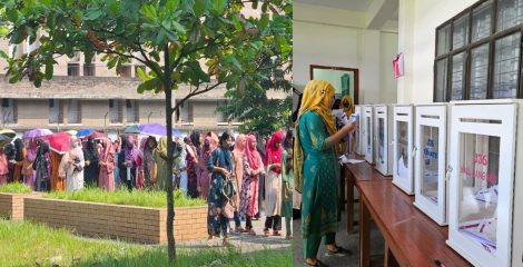 রাকসু নির্বাচন: সাড়ে ৪ ঘণ্টায় ৪৭ শতাংশ ভোটগ্রহণ সম্পন্ন