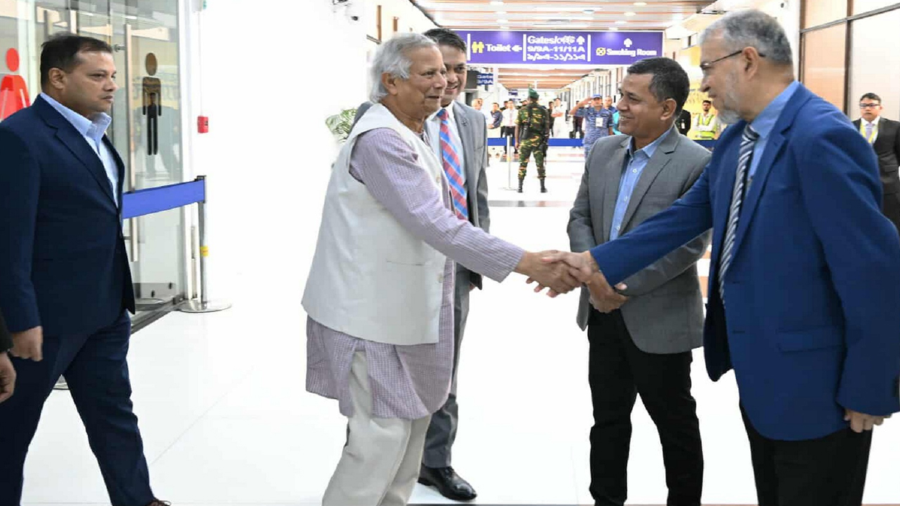 জাতিসংঘ অধিবেশন শেষে ৯ দিন পর দেশে ফিরলেন প্রধান উপদেষ্টা ড. মুহাম্মদ ইউনূস