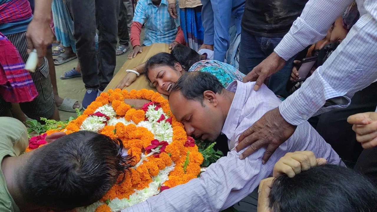 ইতালিতে খুন হওয়া সাগরের লাশ ফিরল রাজৈরে, গ্রামে কান্নার মাতম