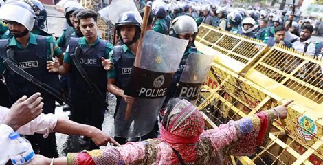 দশম গ্রেডসহ ৩ দফা দাবিতে অনির্দিষ্টকালের কর্মবিরতি ঘোষণা প্রাথমিকের সহকারী শিক্ষকদের