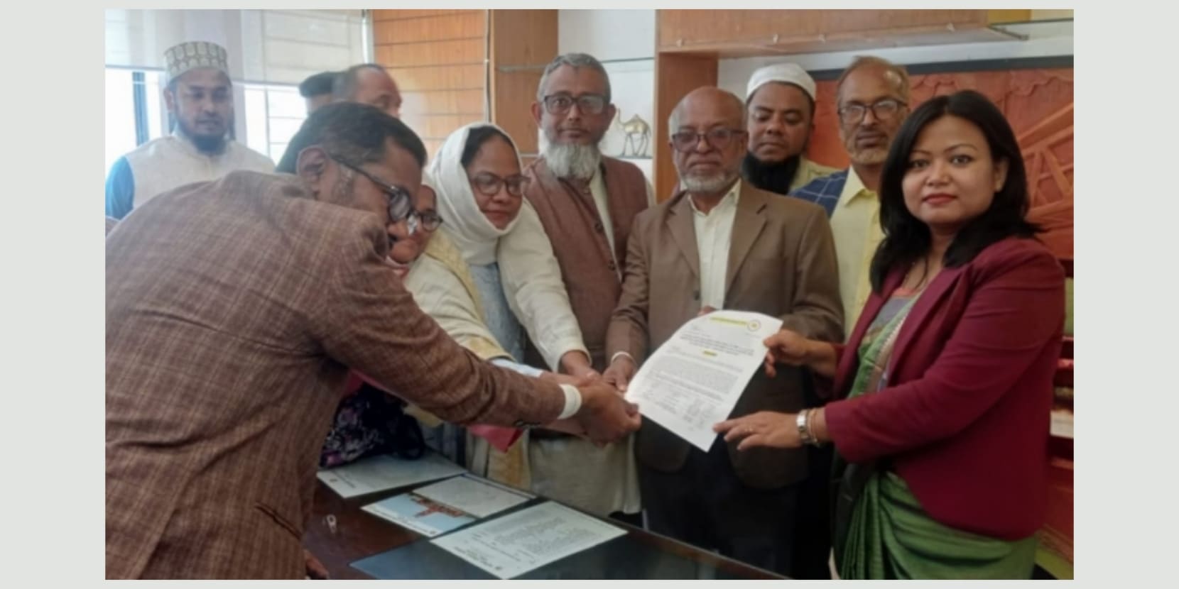 জাজিরায় সরকারি প্রাথমিক সহকারী শিক্ষকদের তিন দফা দাবিতে স্মারকলিপি প্রদান ও বিক্ষোভ সমাবেশ।