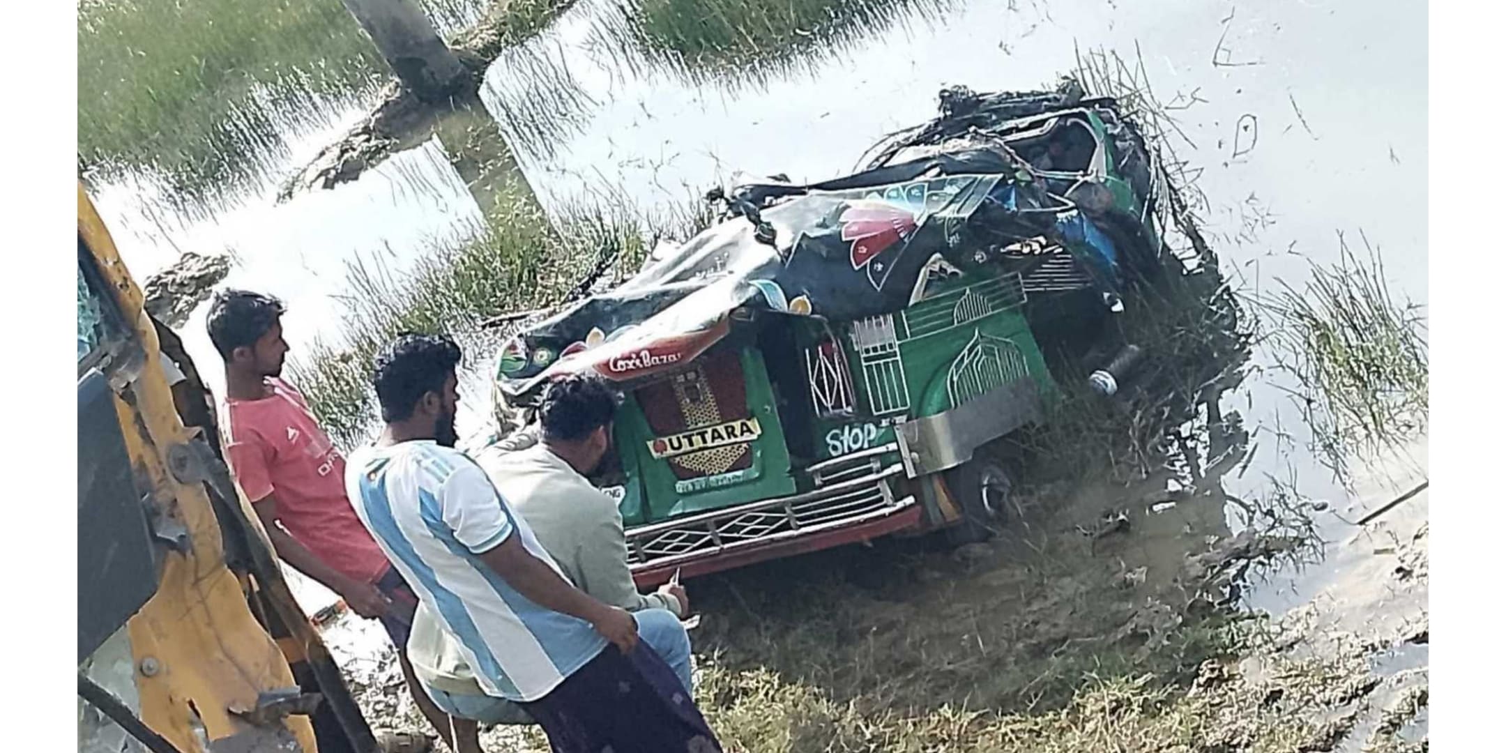 টেকনাফ মহাসড়কে বেপরোয়া মিনি ট্রাকের ধাক্কা: চালকসহ দুজনের মর্মান্তিক মৃত্যু, সড়কে ঘনীভূত অনিশ্চয়তা