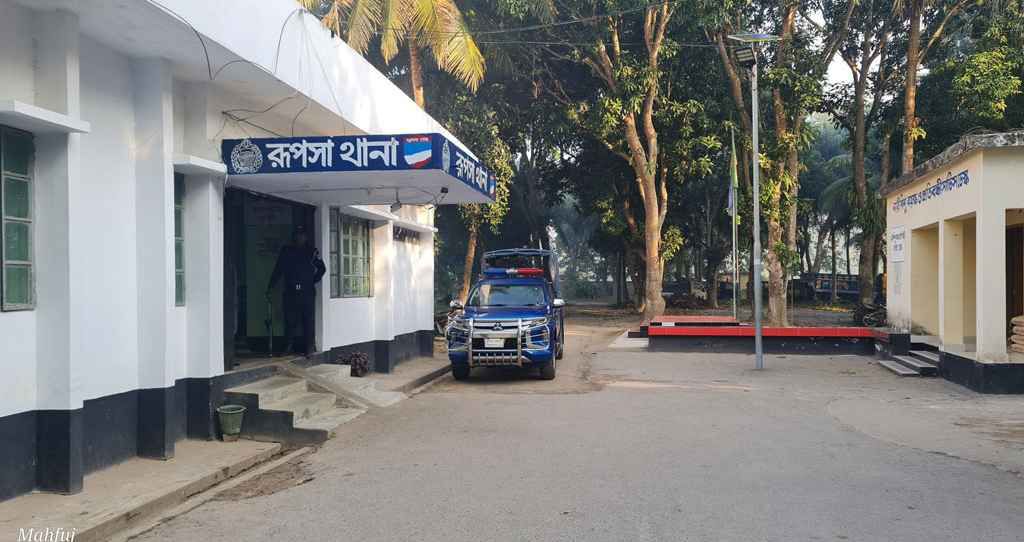 খুলনার রূপসায় পুলিশ ফাঁড়ির বাথরুমে কনস্টেবলের ঝুলন্ত দেহ উদ্ধার, তদন্ত শুরু