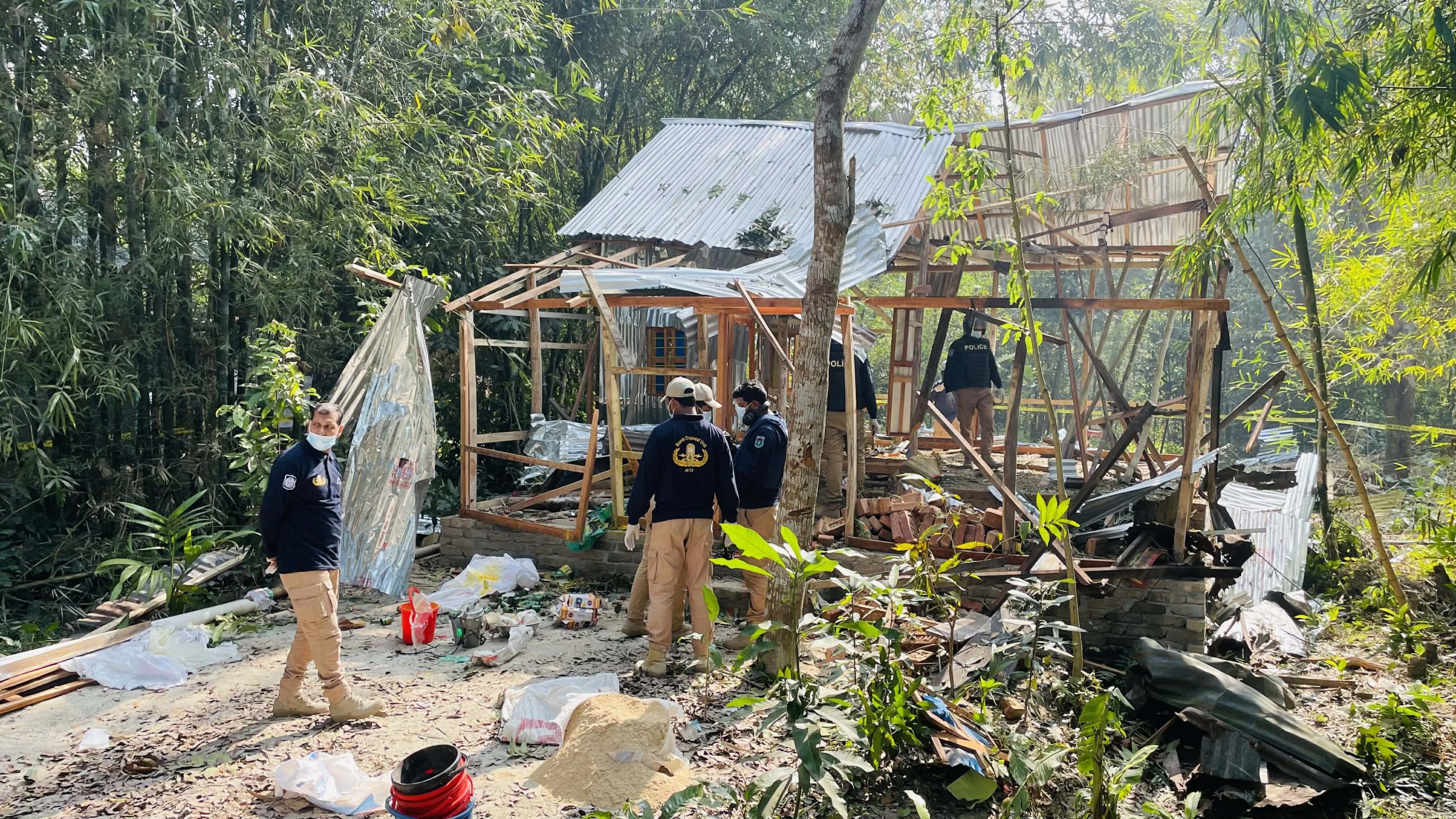 শরীয়তপুরে বোমা বিস্ফোরণে নিহত বেড়ে ৩, গ্রেপ্তার ১২