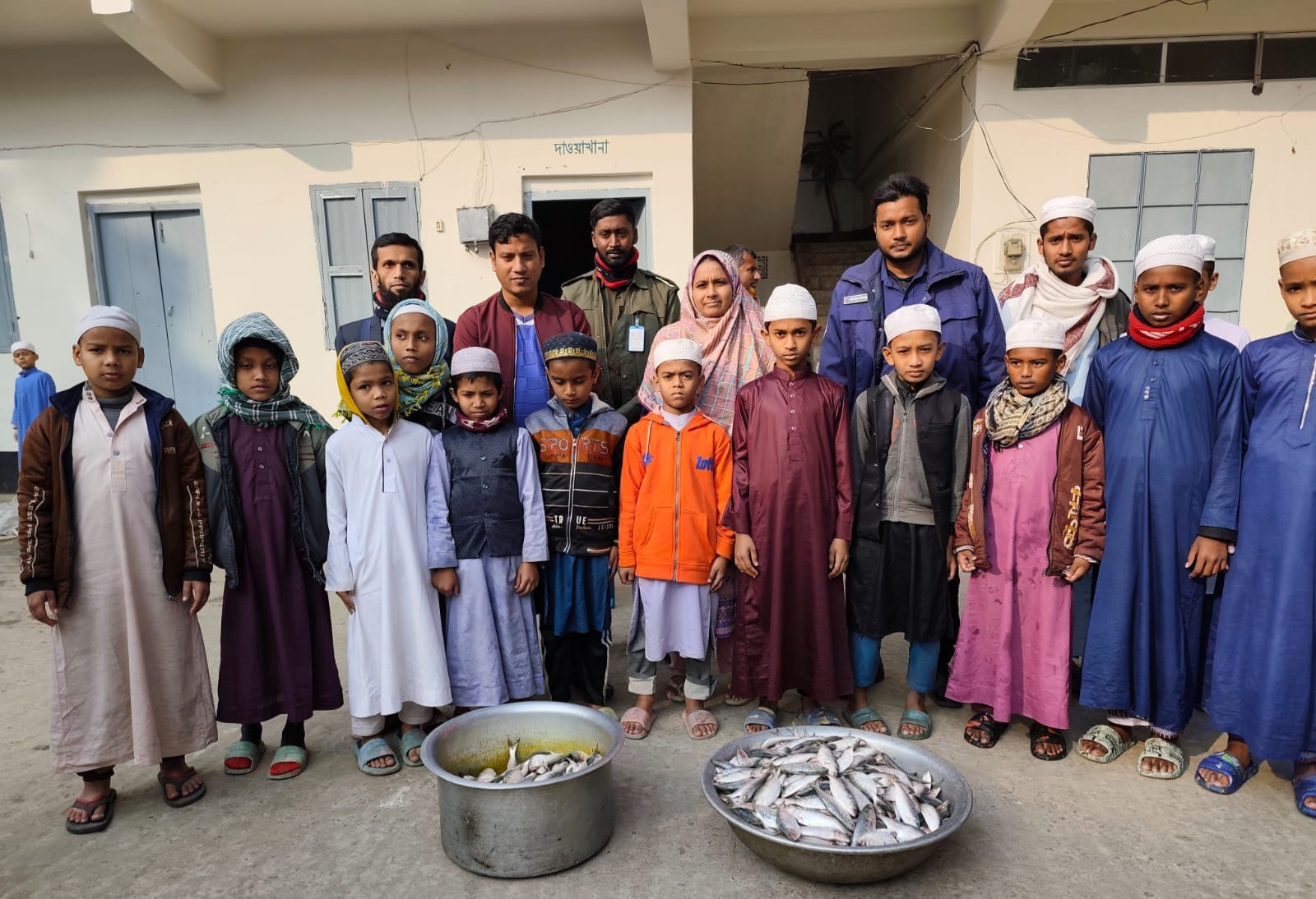 গোসাইরহাটে জাটকা বিক্রির দায়ে ব্যবসায়ীকে ৫০ হাজার টাকা জরিমানা