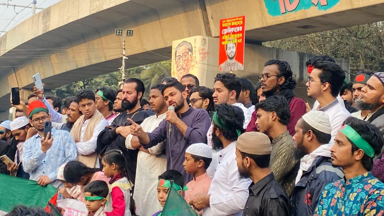 হাদি হত্যা: ৭ দিনের আলটিমেটাম, কঠোর আন্দোলনের হুঁশিয়ারি ইনকিলাব মঞ্চের