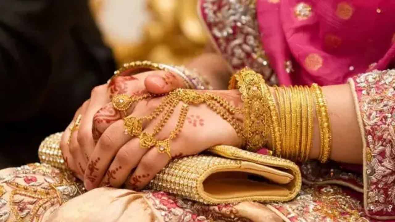 স্বর্ণের দামে বড় ধস: দুই দিনে ভরিপ্রতি কমল ৩০ হাজার টাকার বেশি