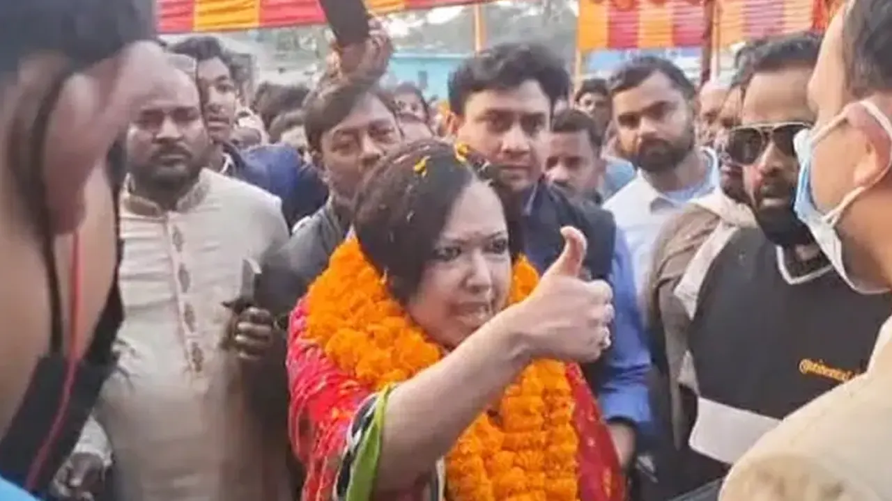 ম্যাজিস্ট্রেটকে ‘বৃদ্ধাঙ্গুলি’ প্রদর্শন: ইসিতে রুমিন ফারহানার ব্যাখ্যা ও পাল্টা অভিযোগ