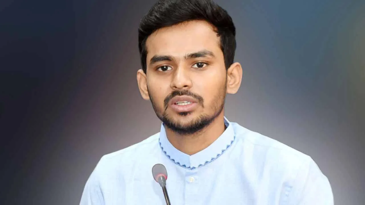 মিডিয়া বিএনপির দখলে, চলছে তথ্যসন্ত্রাস: আসিফ মাহমুদের বিস্ফোরক অভিযোগ