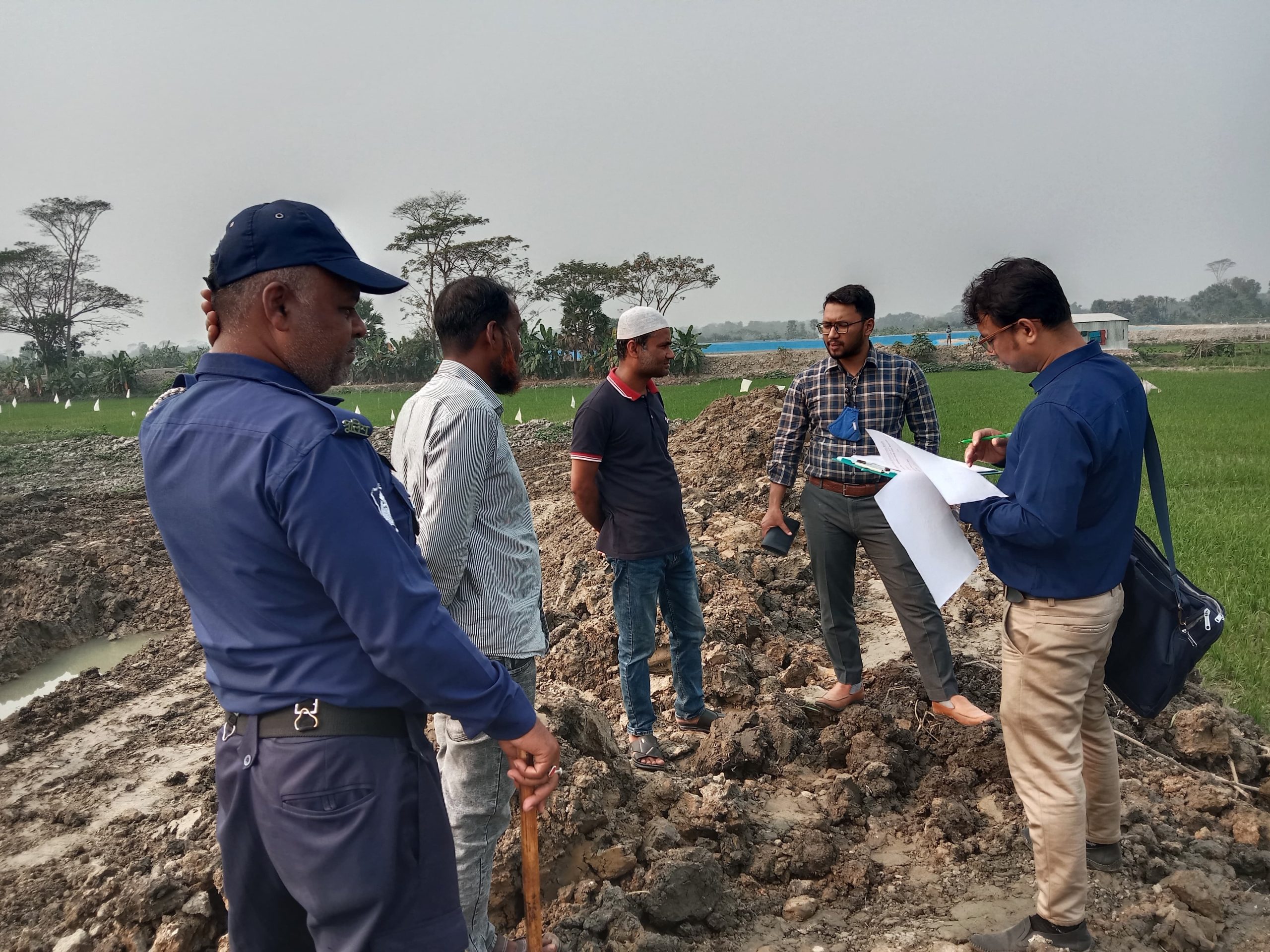 ভেদরগঞ্জে কৃষিজমিতে পুকুর খনন: কারাদণ্ড, অর্থদণ্ড ও ৩ ভেকু অচল