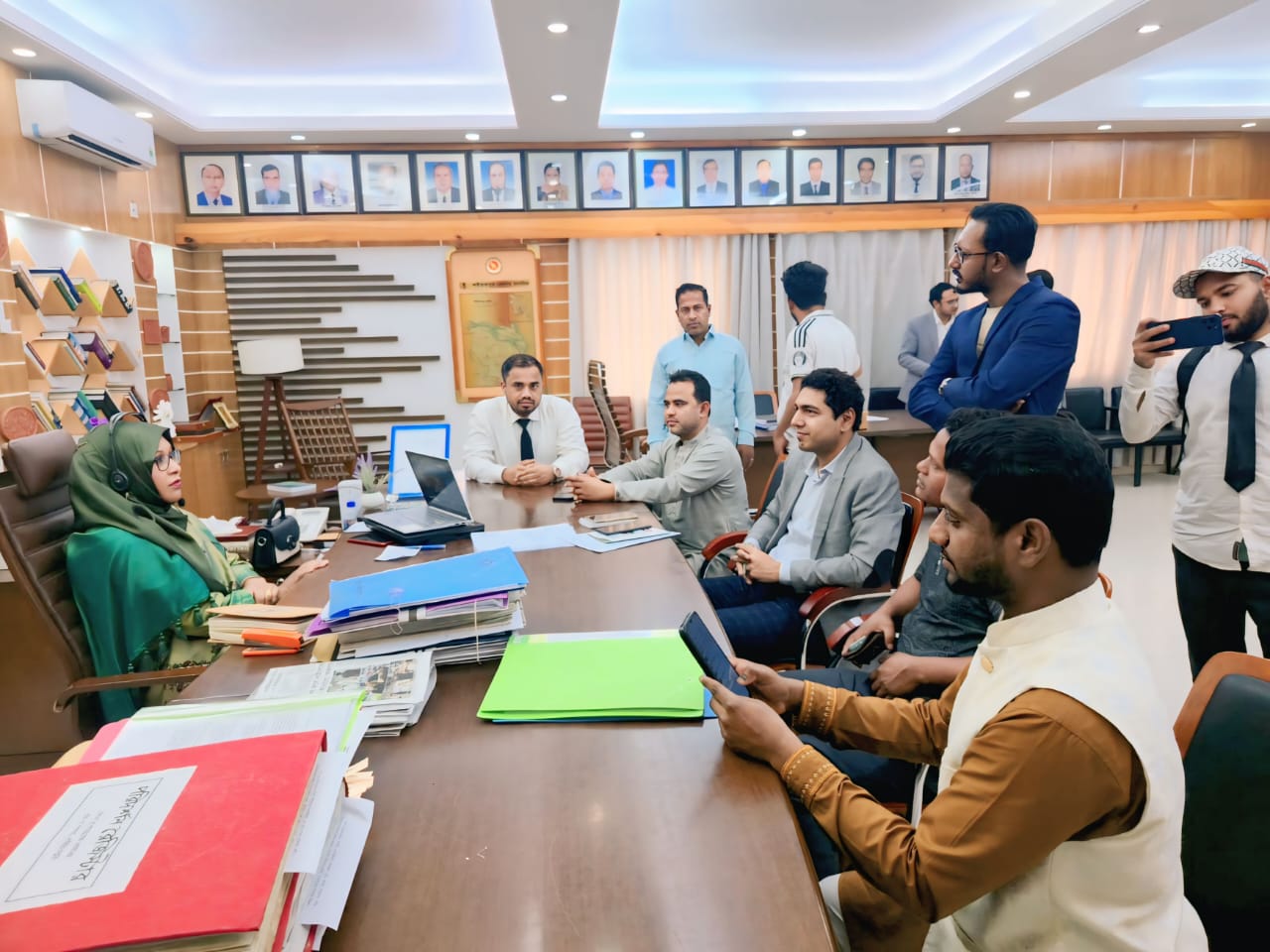 শরীয়তপুর জেলা প্রশাসকের সঙ্গে যুব অধিকার পরিষদ নেতার সৌজন্য সাক্ষাৎ