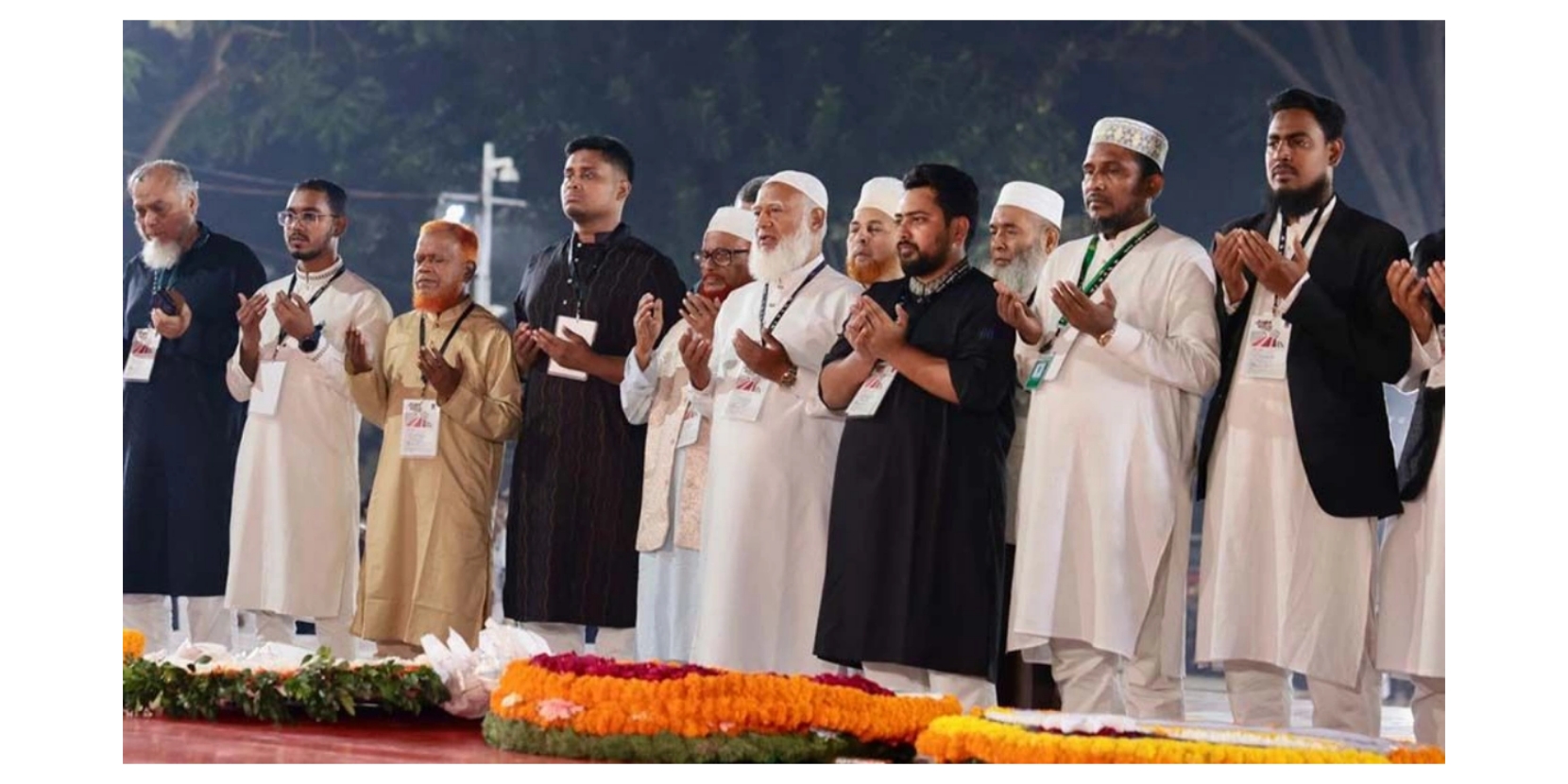 শহীদ মিনারে বিরোধীদলীয় নেতার শ্রদ্ধা: সঙ্গে ছিলেন নাহিদ ও হাসনাত