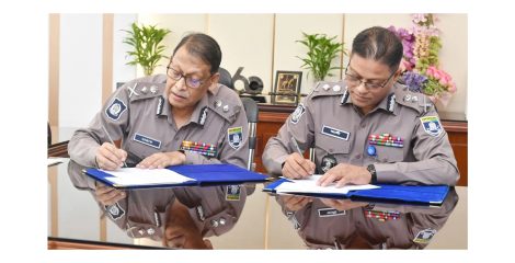 পুলিশের নতুন আইজিপি হিসেবে দায়িত্ব নিলেন আলী হোসেন ফকির