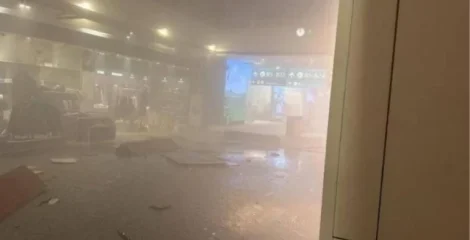 দুবাই বিমানবন্দরে ইরানের ক্ষেপণাস্ত্র হামলা, আহত ৪